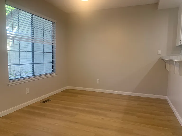 413 Brutus Ct — Photo 9