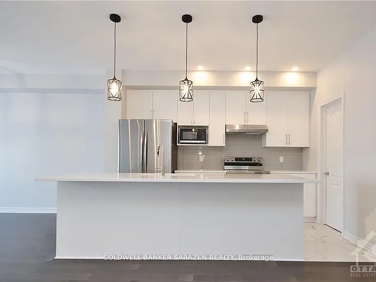 538 Sonmarg Cres — Photo 10