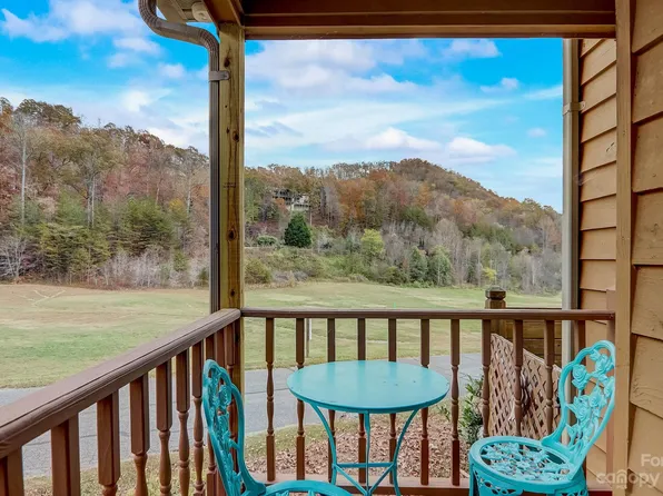 151 Country Club Dr #1, Whittier, NC 28789