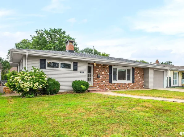 1412 N Capitol St, Pekin, IL 61554