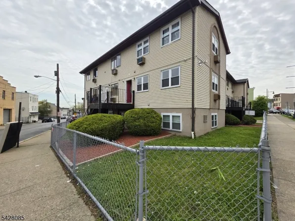 583 Main St #9, Paterson City, NJ 07503