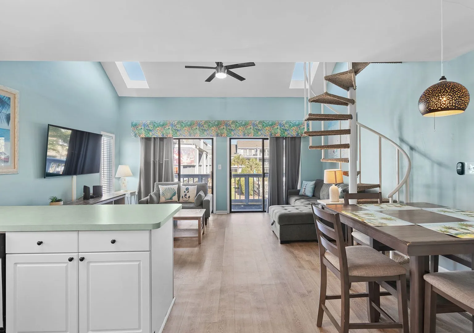 1850 Colony Dr — Photo 3