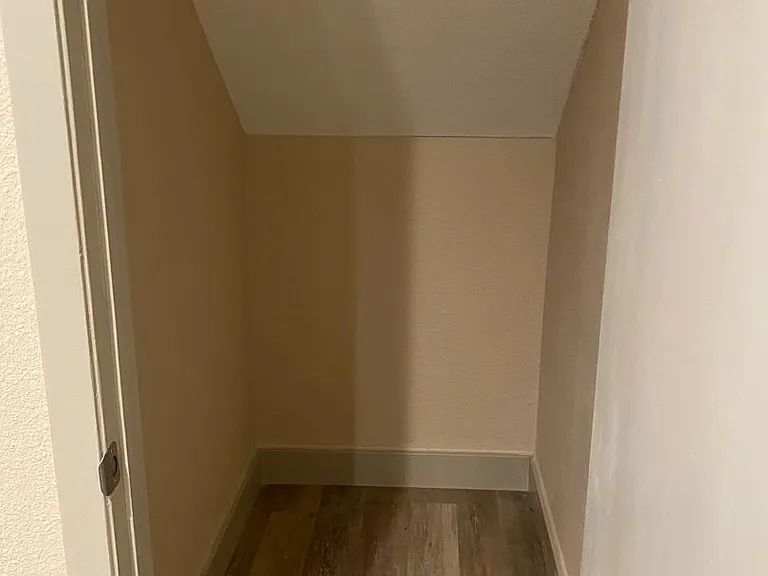 7580 Kings Ridge Rd — Photo 3