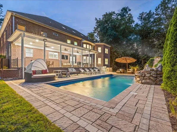 1303 Harris Rd, Virginia Beach, VA 23452