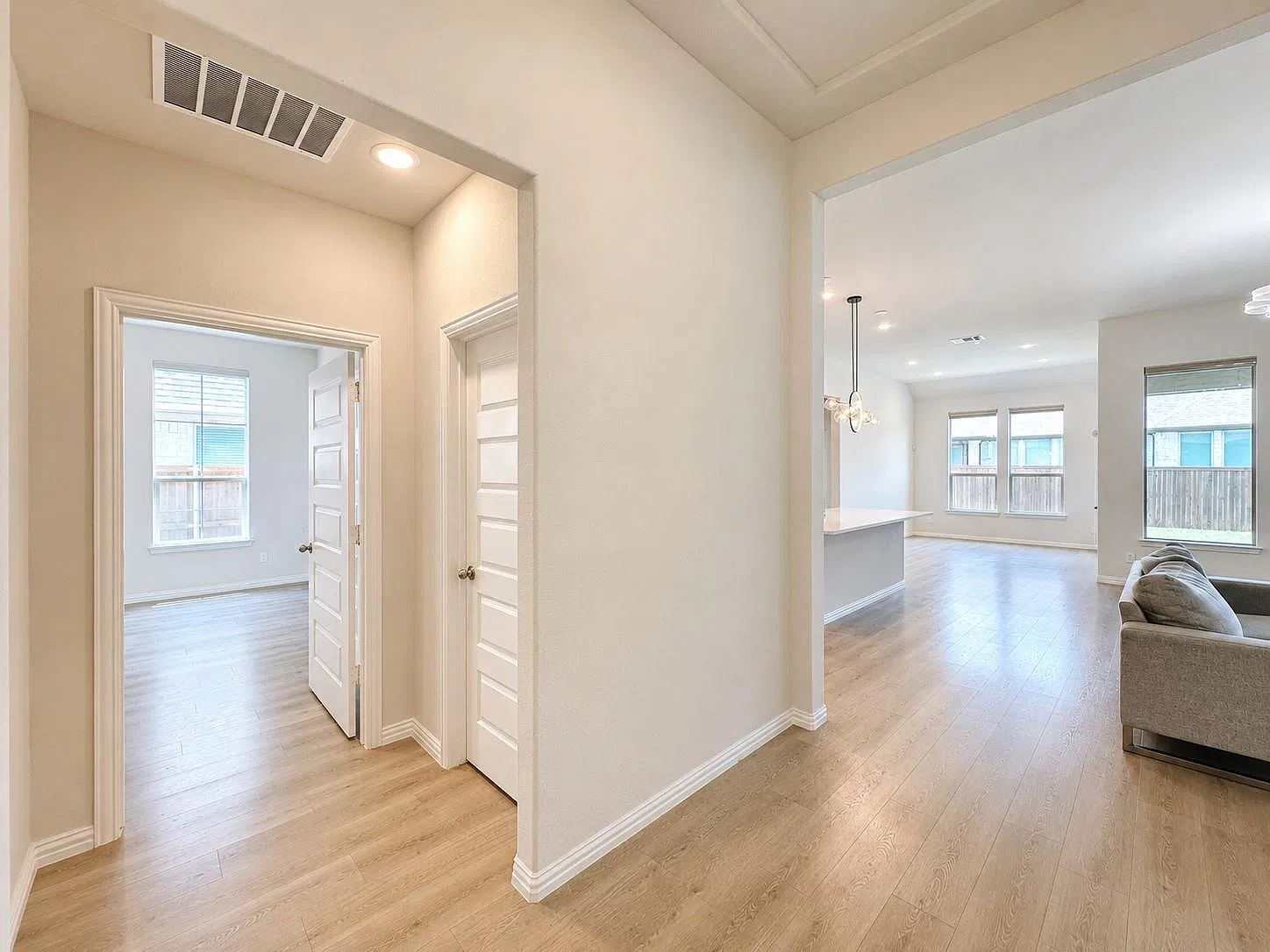 4 bed, 3.5 bath, 2628 sqft, $2,800 — Photo 3