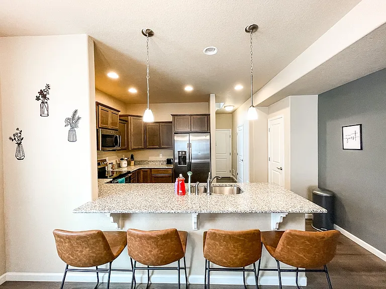 2102 Birmingham Loop — Photo 4