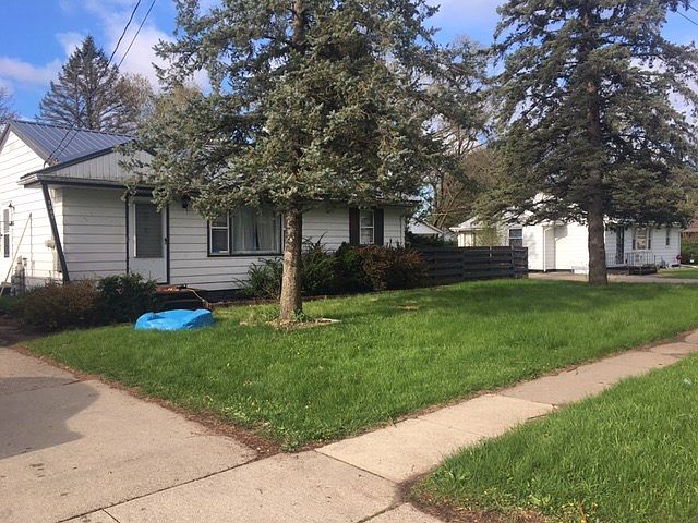1st image of 1758 W Gilbert Dr