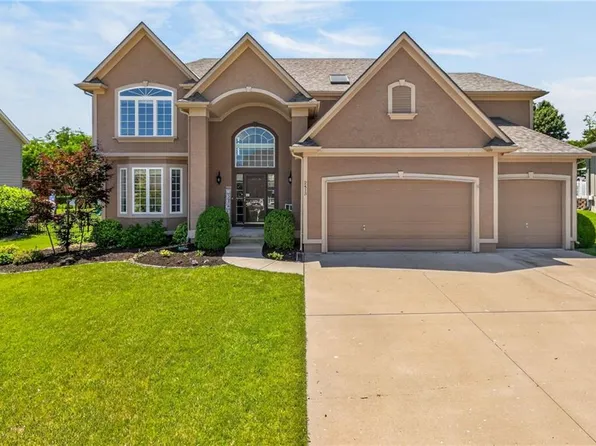 2413 SW Kenwill Dr, Lees Summit, MO 64082