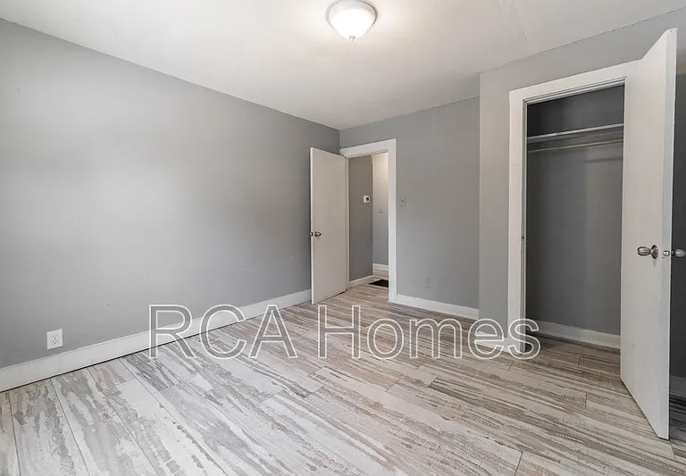 140 Villa Ave — Photo 9