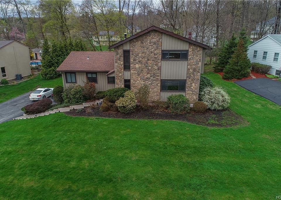 1st image of 90 Susan Dr
