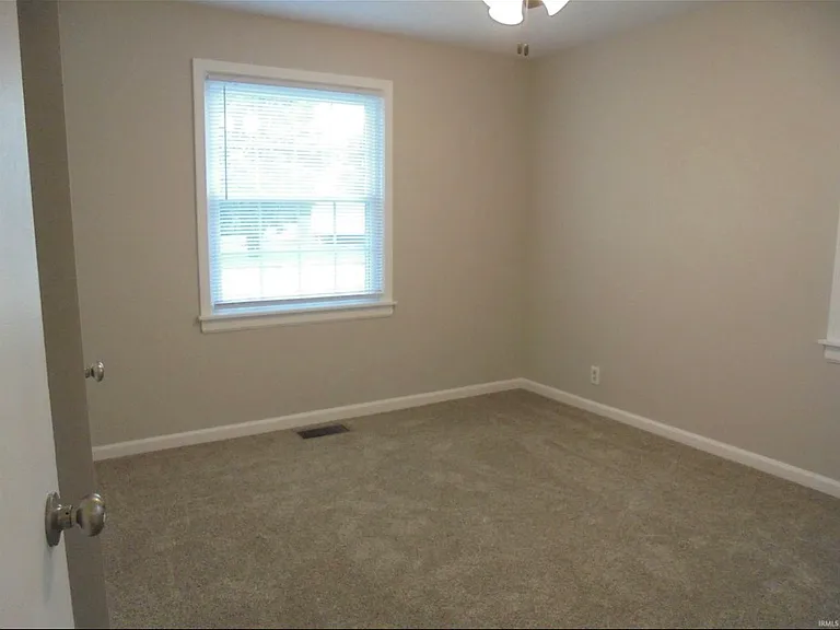 2704 S Macedonia Ave — Photo 16