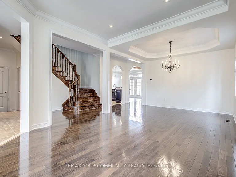 230 Humberland Dr — Photo 13