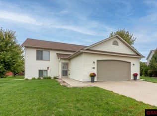 13 Juneau Ct, North Mankato, MN 56003