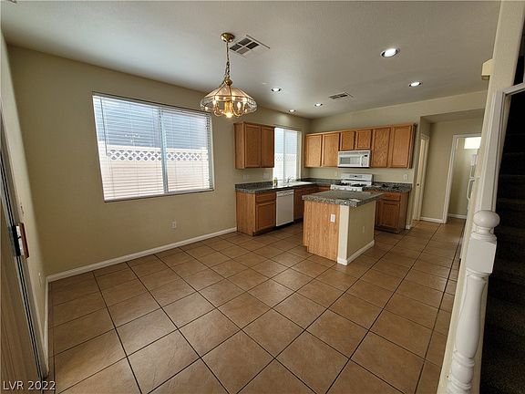 5th image of 7602 French Springs St