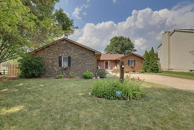 2914 Prairie Meadow Dr photo 1