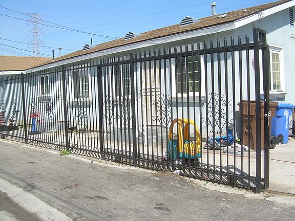 3rd image of 9809 S Normandie Ave