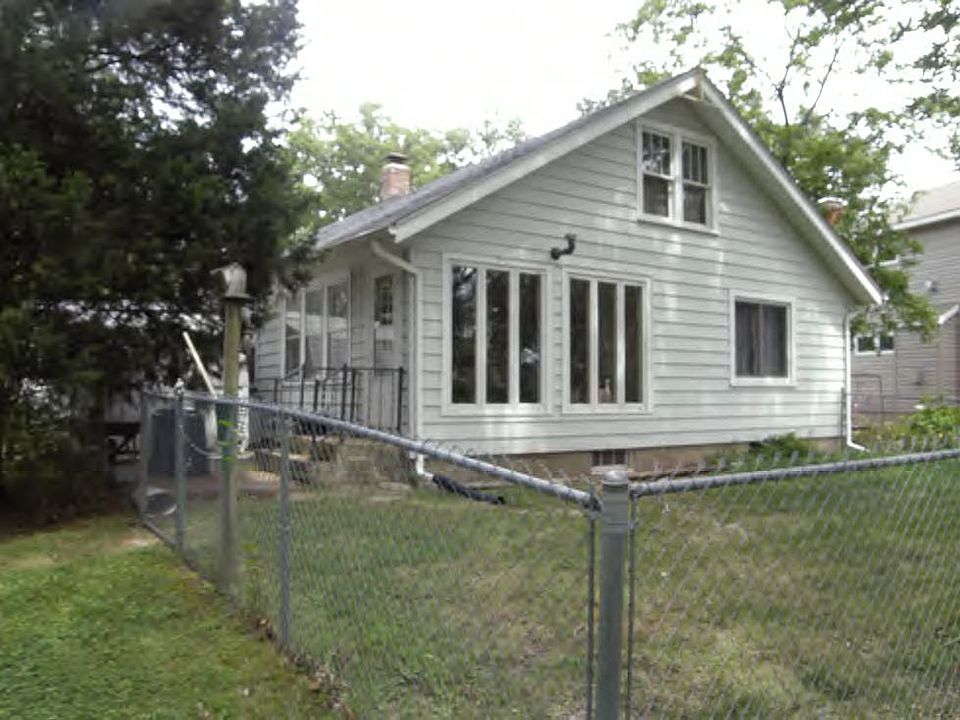 Home for Sale in Decatur, IL $84,877