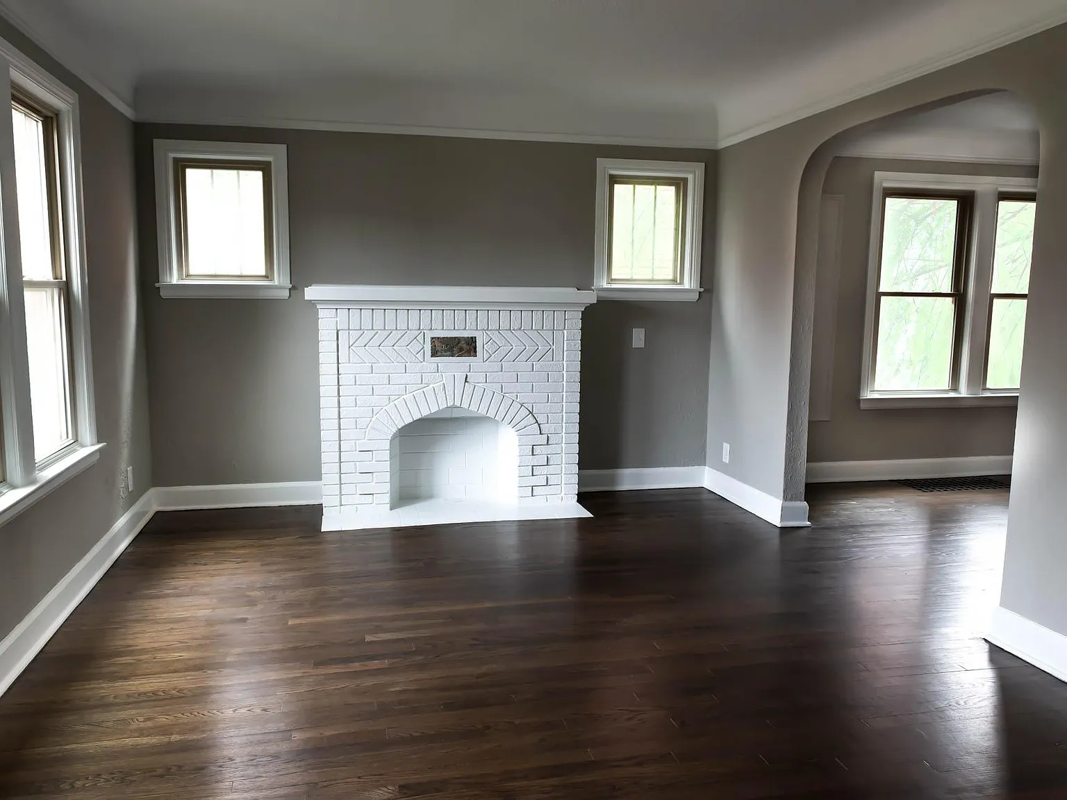 2 bed, 900 sqft, $2,700 — Photo 2