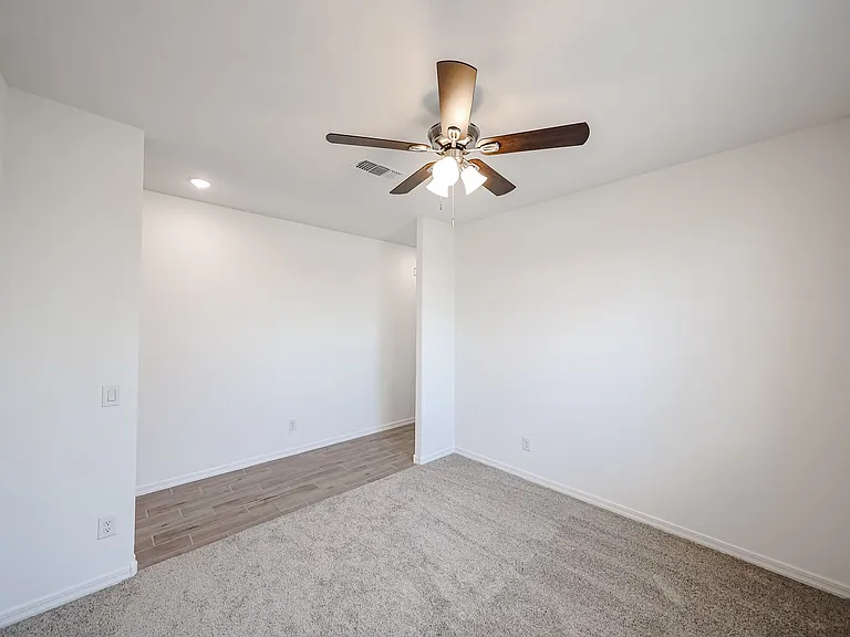5633 W McNeil St — Photo 13