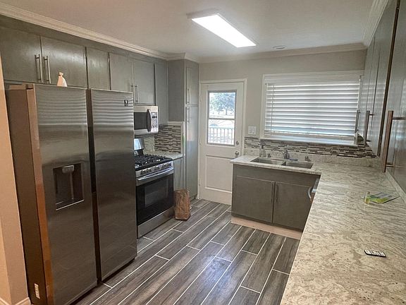 5th image of 2924 Driftwood Dr