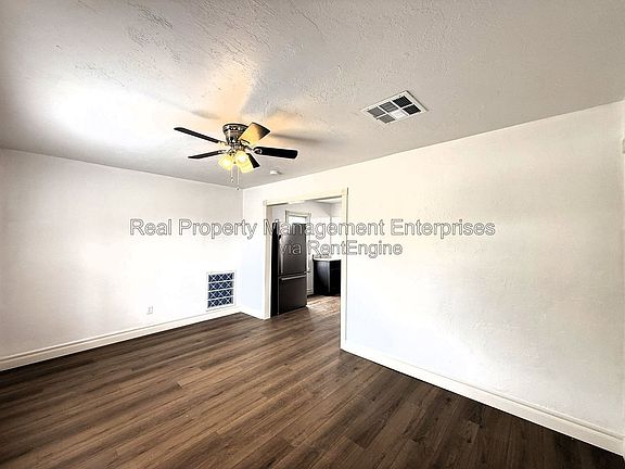 3rd image of 418 S Main Ave
