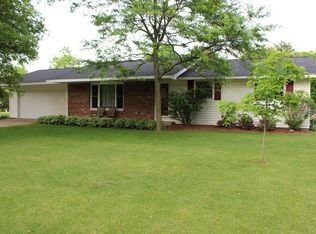 145 Ridgewood Dr, Stevens Point, WI 54482