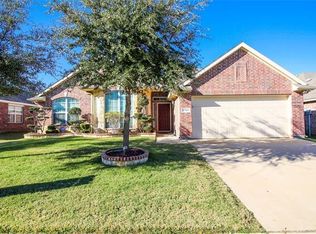 2768 Sweetbriar Ln, Grand Prairie, TX 75052