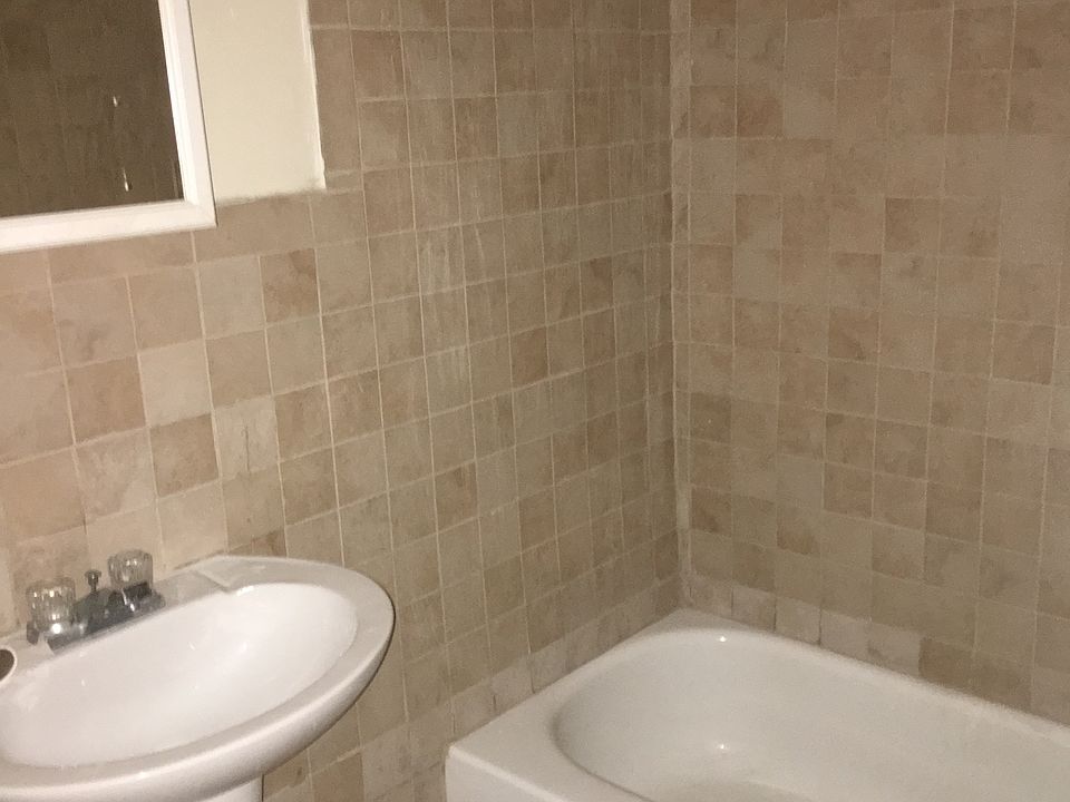 2nd image of 594 W Side Ave #8