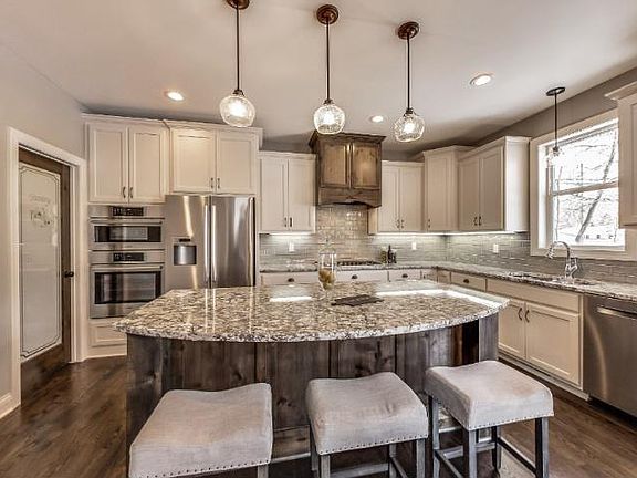 4th image of 635 Orchid Ln N