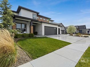 8749 W Suttle Lake Dr, Boise, ID 83714