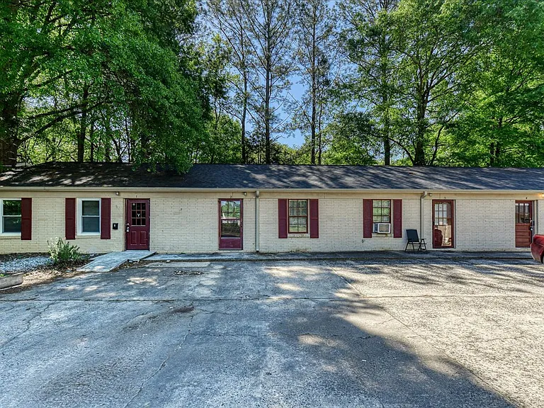 595 Betty St — Photo 11