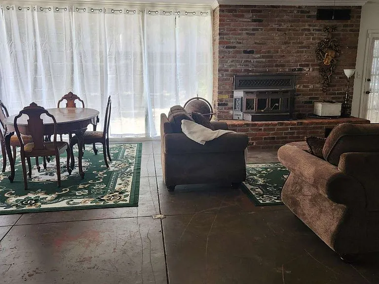 1530 N San Joaquin St — Photo 8