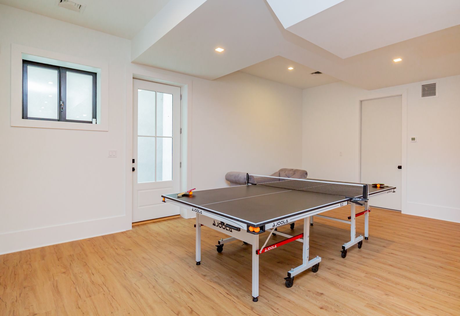  Room for Ping Pong