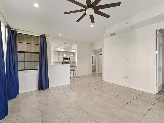 5th image of 26115 Palace LN #102