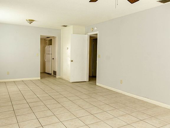 3rd image of 4217 Parkside Dr