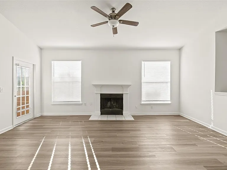 18006 Villa Creek Dr — Photo 18