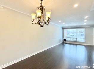 208 Meadows Blvd #1, Mississauga, ON L4Z 1J9