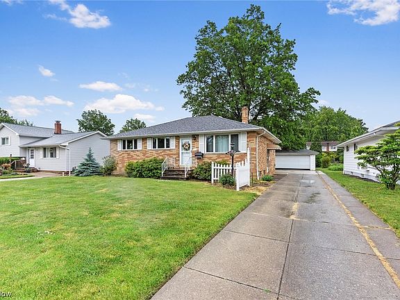 2nd image of 36718 Lakehurst Dr