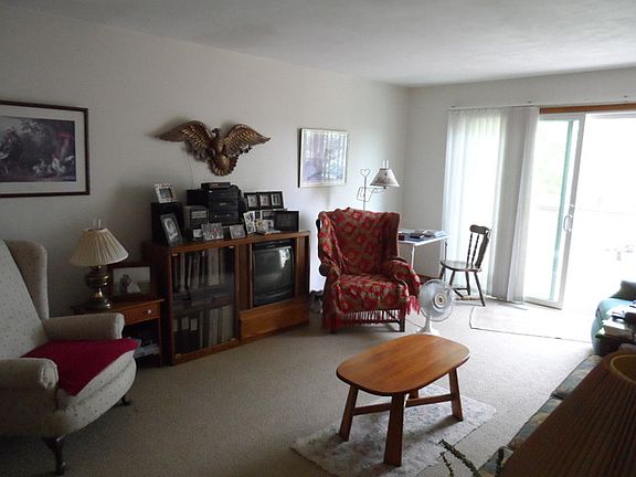 5th image of 408 E McDamyn Cir