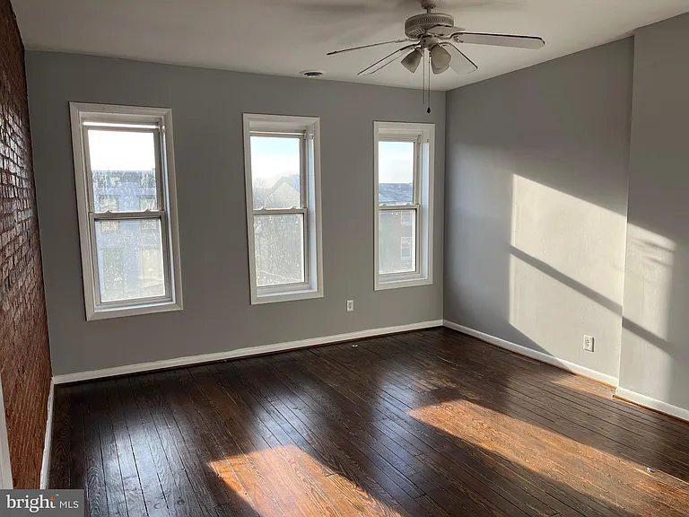 1001 Light St #3 — Photo 3