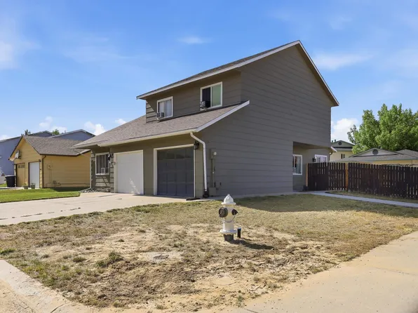 946 Fulton St, Mills, WY 82644
