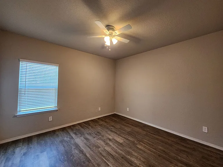 621 Jennifer Cv — Photo 13
