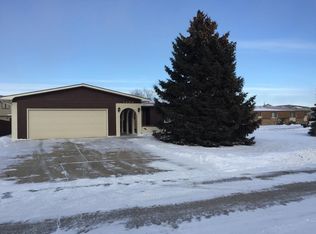 1300 33rd Ave SW, Minot, ND 58701