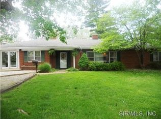 1400 N 17th St, Belleville, IL 62226