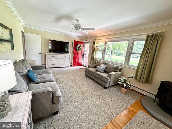 2nd image of 746 Hope Rd