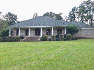 39 Fox Hollow Ln, Laurel, MS 39443
