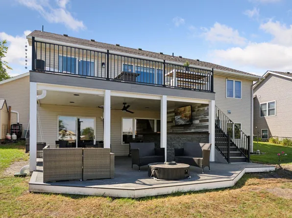 212 E Century St, Belle Plaine, MN 56011