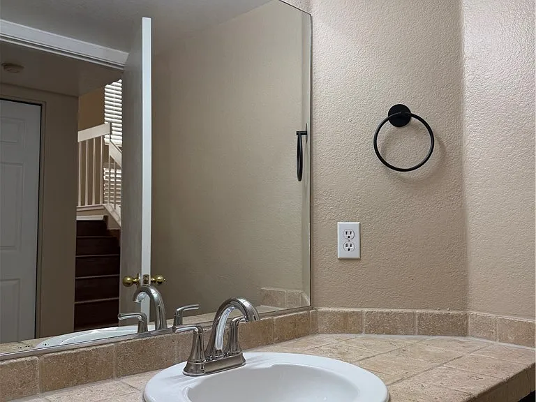 852 Celebration Dr — Photo 23