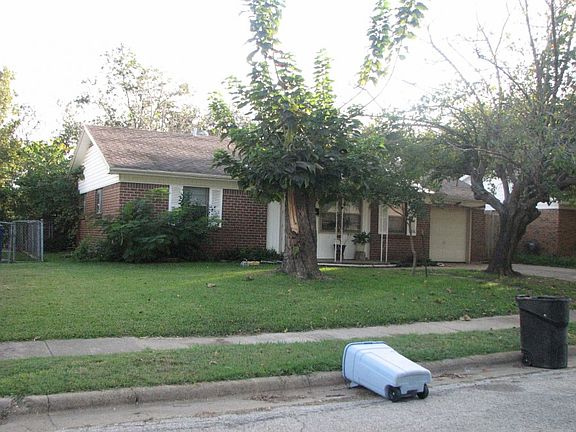 2nd image of 401 Vaden Ave