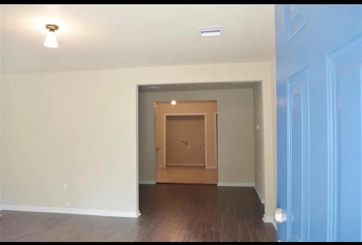 3 bed, 2.0 bath, 1288 sqft, $1,450 — Photo 4